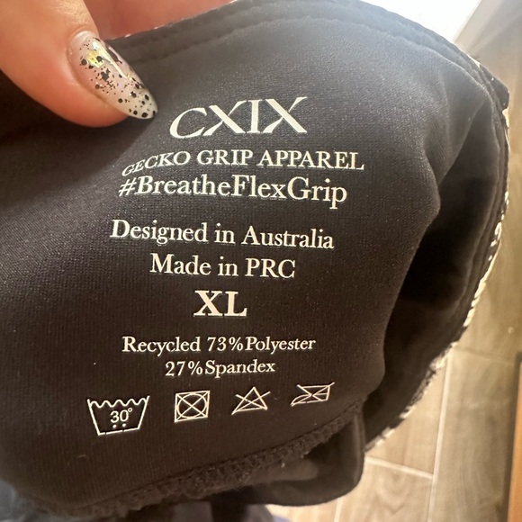 GECKO GRIP™ LEGGINGS: BLACK MAMBA - Picture 3 of 4